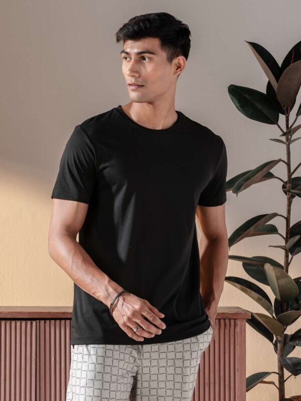 Men's Black Round Neck T-shirt Regular Fit